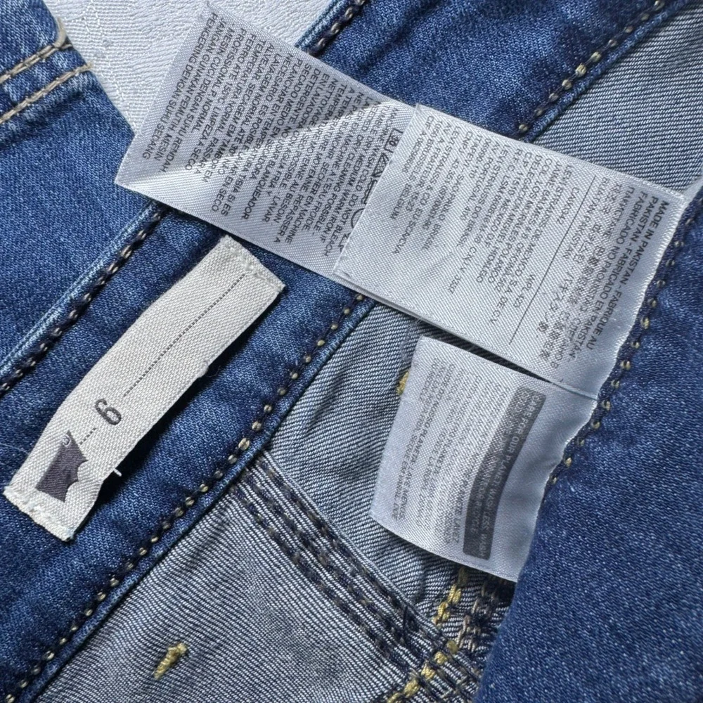 Levi's Medium Wash Double Button Denim Capri Cropped Jeans Women's Size 6 W28